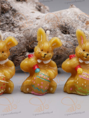 Hase mit Ei und Pinsel