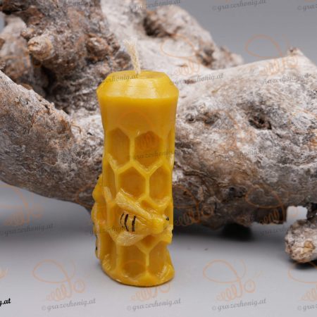 Honigwabenkerze mit Bienen
