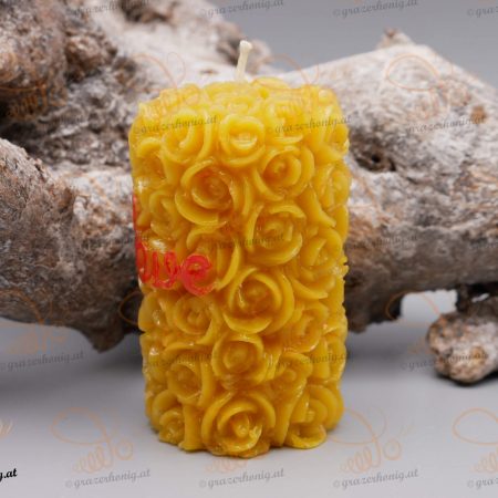 Stumpenkerze mit Rosenblüten "Love"