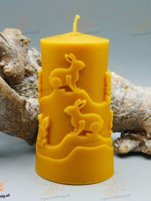 Stumpenkerze mit Hasenmotiv 